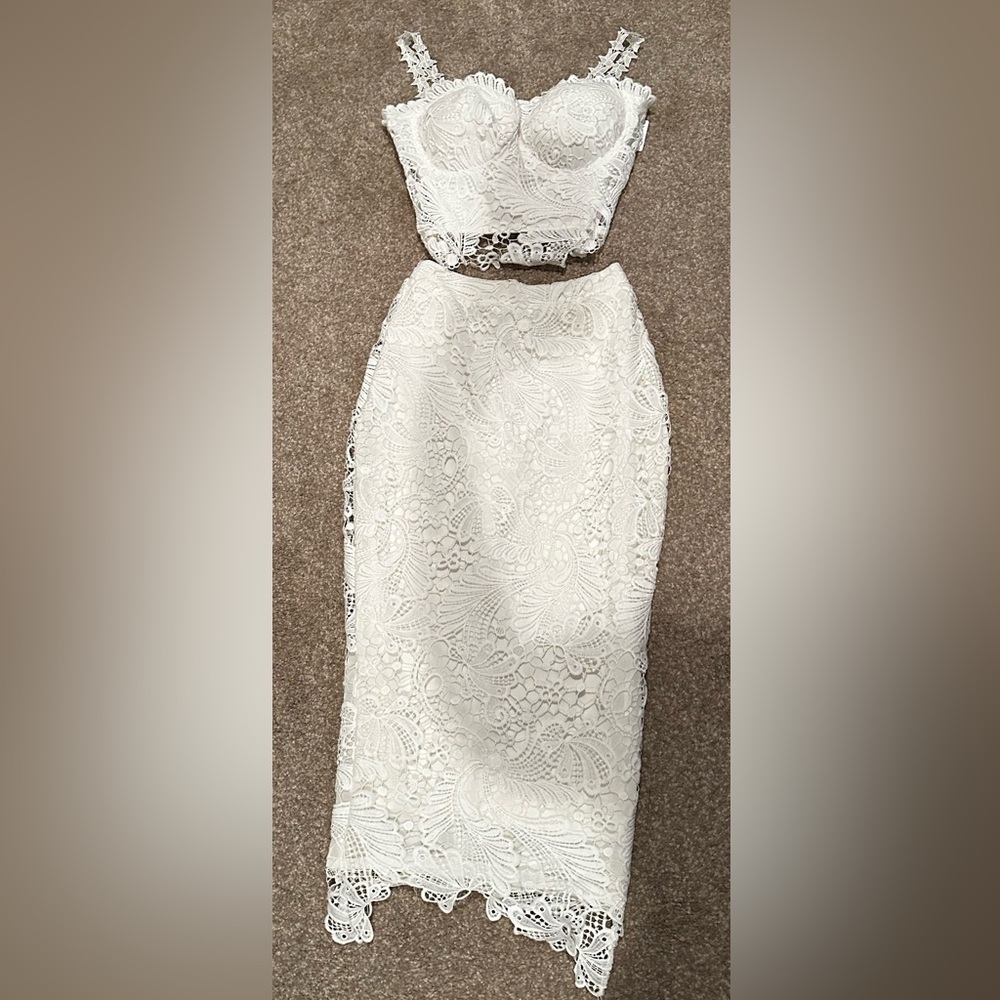 2- piece white Kimmy by Portia&Scarlett